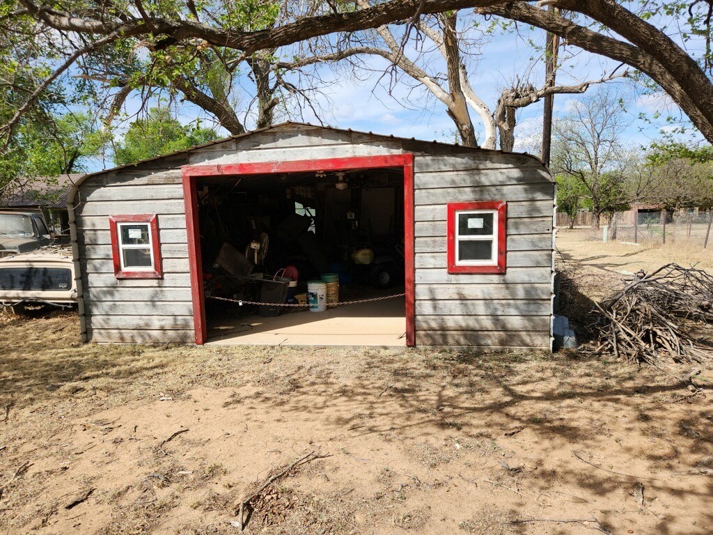 419 Fifth Street McLean, TX 79057 - Photo 30 of 34 a view of a house with backyard of the house