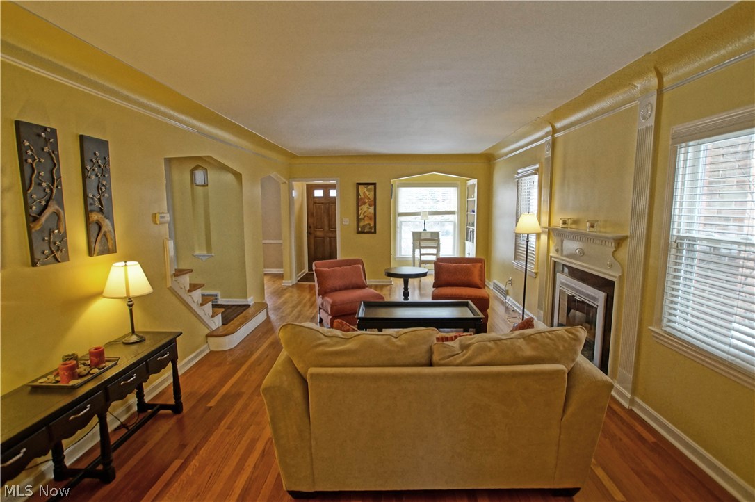 2437 Channing Road Cleveland, OH 44118 - Photo 3 of 27
