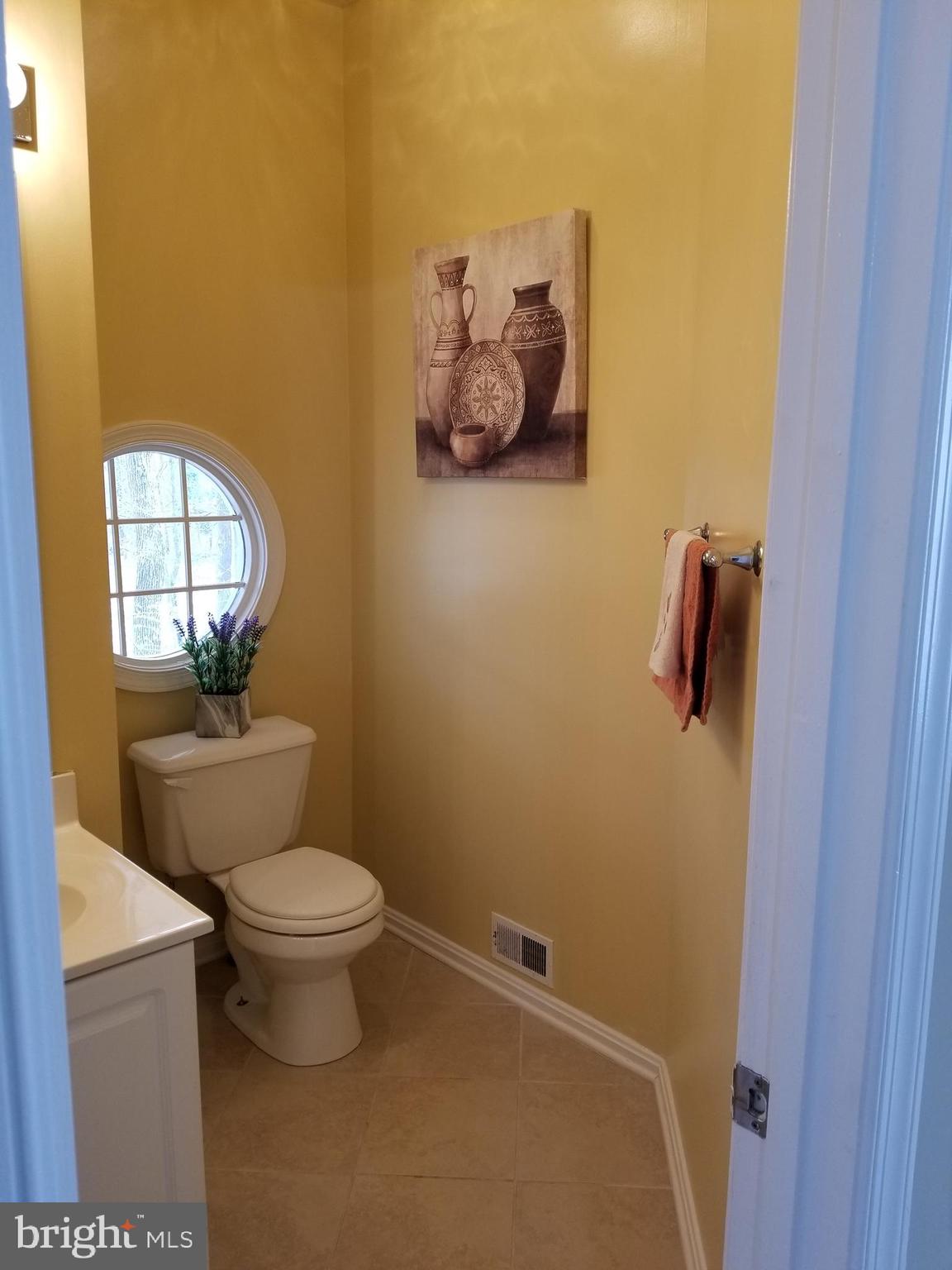 12233 Fletchertown Road Bowie, MD 20720 - Photo 4 of 33 Nicely sized Powder Room off Living Room
