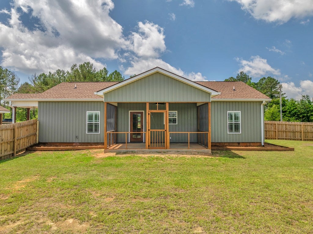 1354 Lakeway Road Dublin, GA 31027 - Photo 6 of 38 Gallery Image 6