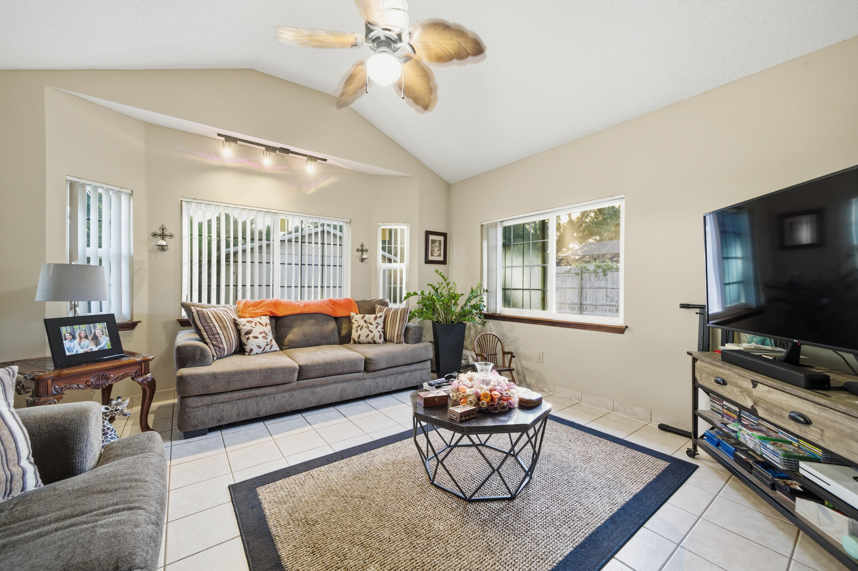 7201 Mier Henry Road Pensacola, FL 32506 - Photo 11 of 50 DSC09548