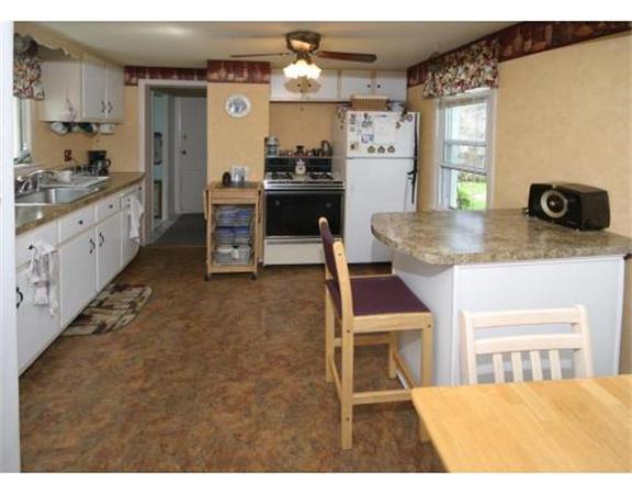 410 Nottingham Street Springfield, MA 01104 - Photo 5 of 10 Gallery Image 5