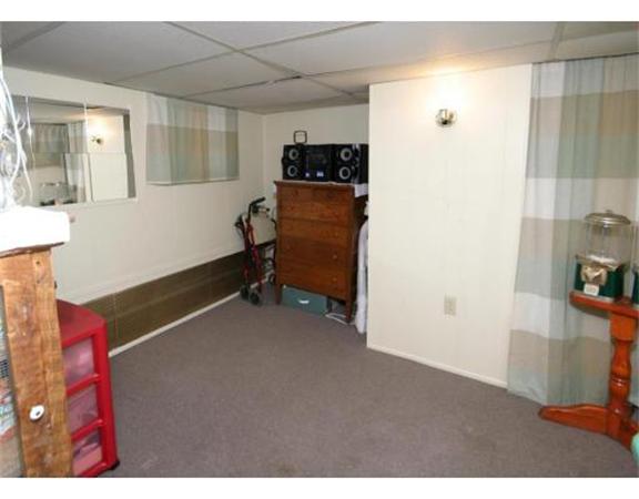 410 Nottingham Street Springfield, MA 01104 - Photo 9 of 10 Gallery Image 9