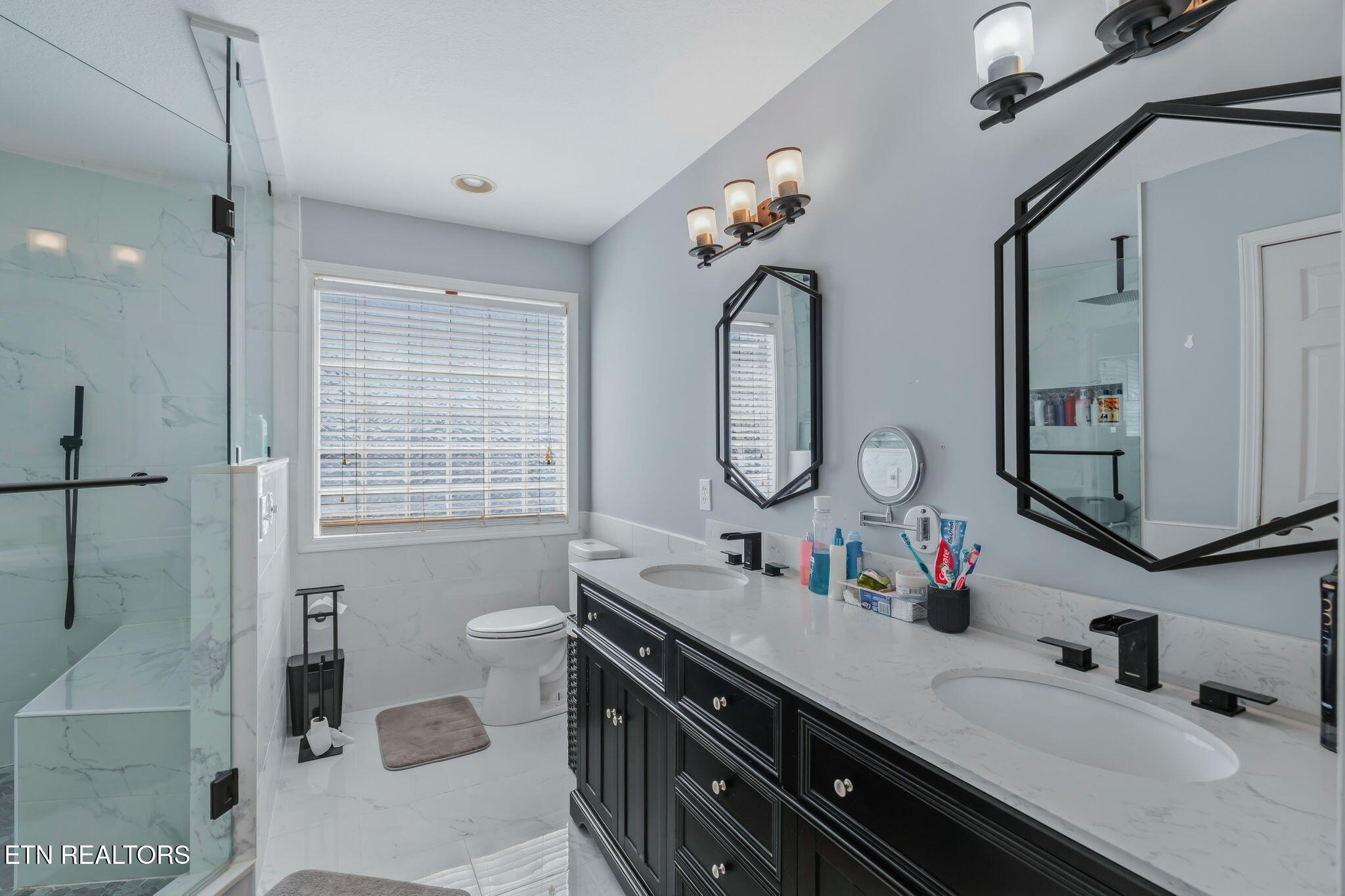 2135 Cedargreens Road Knoxville, TN 37924 - Photo 24 of 41 Master Bath