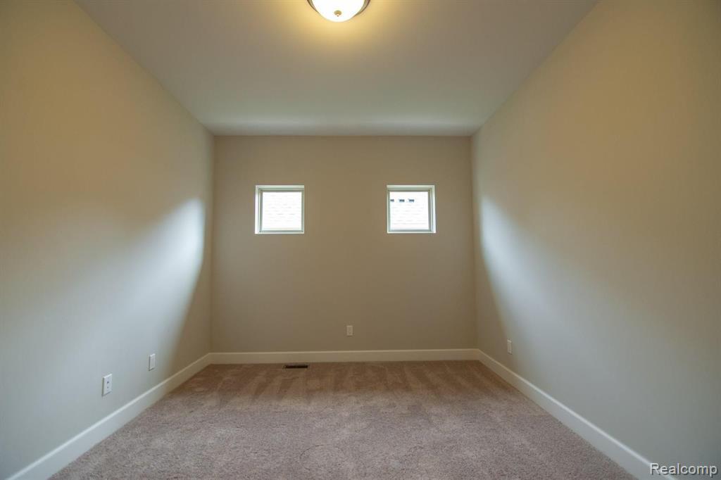 5479 Woodfall Road Clarkston, MI 48348 - Photo 9 of 31