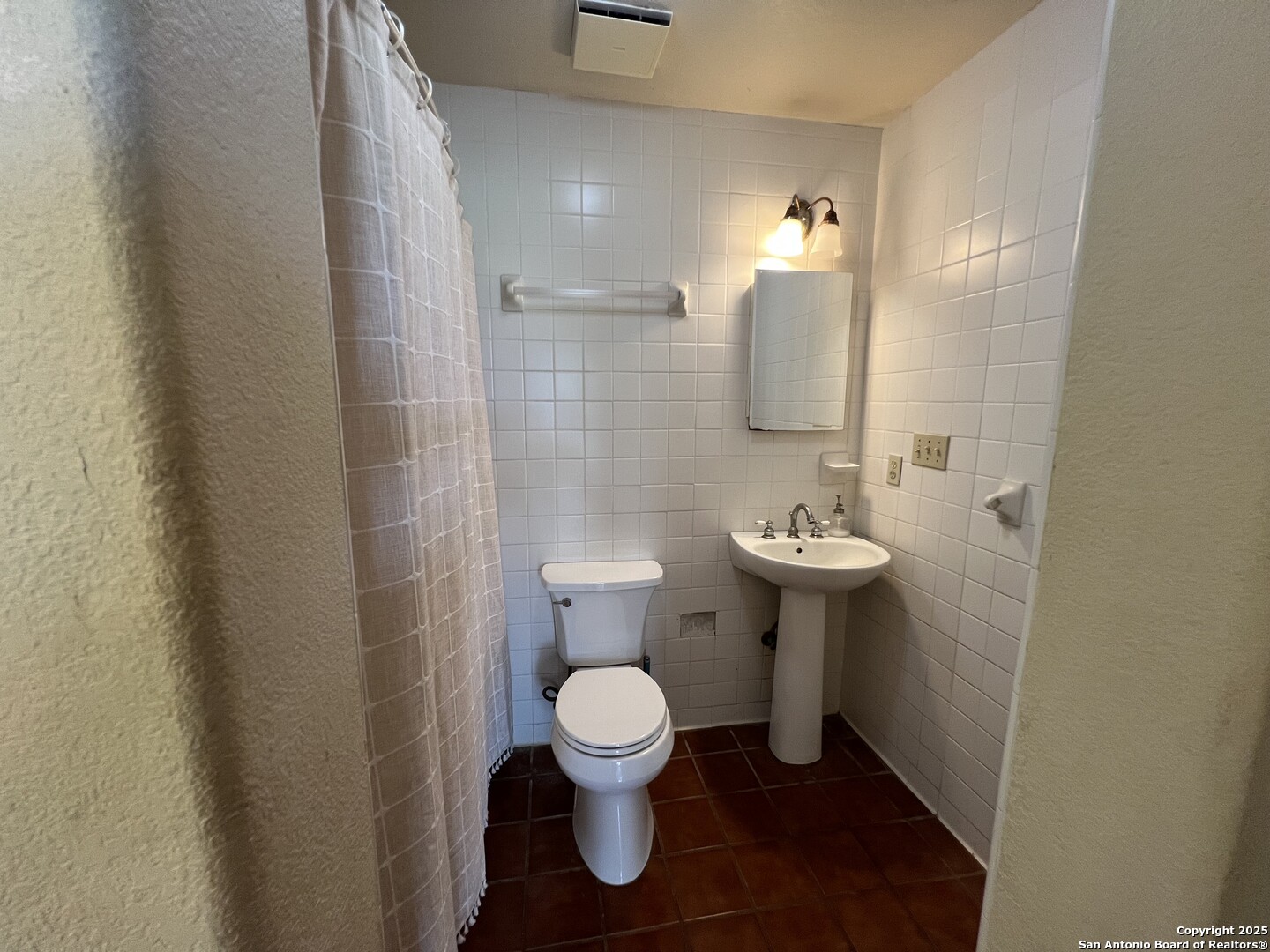 545 Highgate Drive Bandera, TX 78003 - Photo 17 of 49