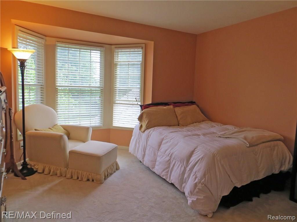 2013 Dunham Drive Rochester, MI 48306 - Photo 20 of 35