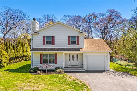 $975,000 | 15 Sherman Avenue, Unit A, Hampton Bays, NY 11946