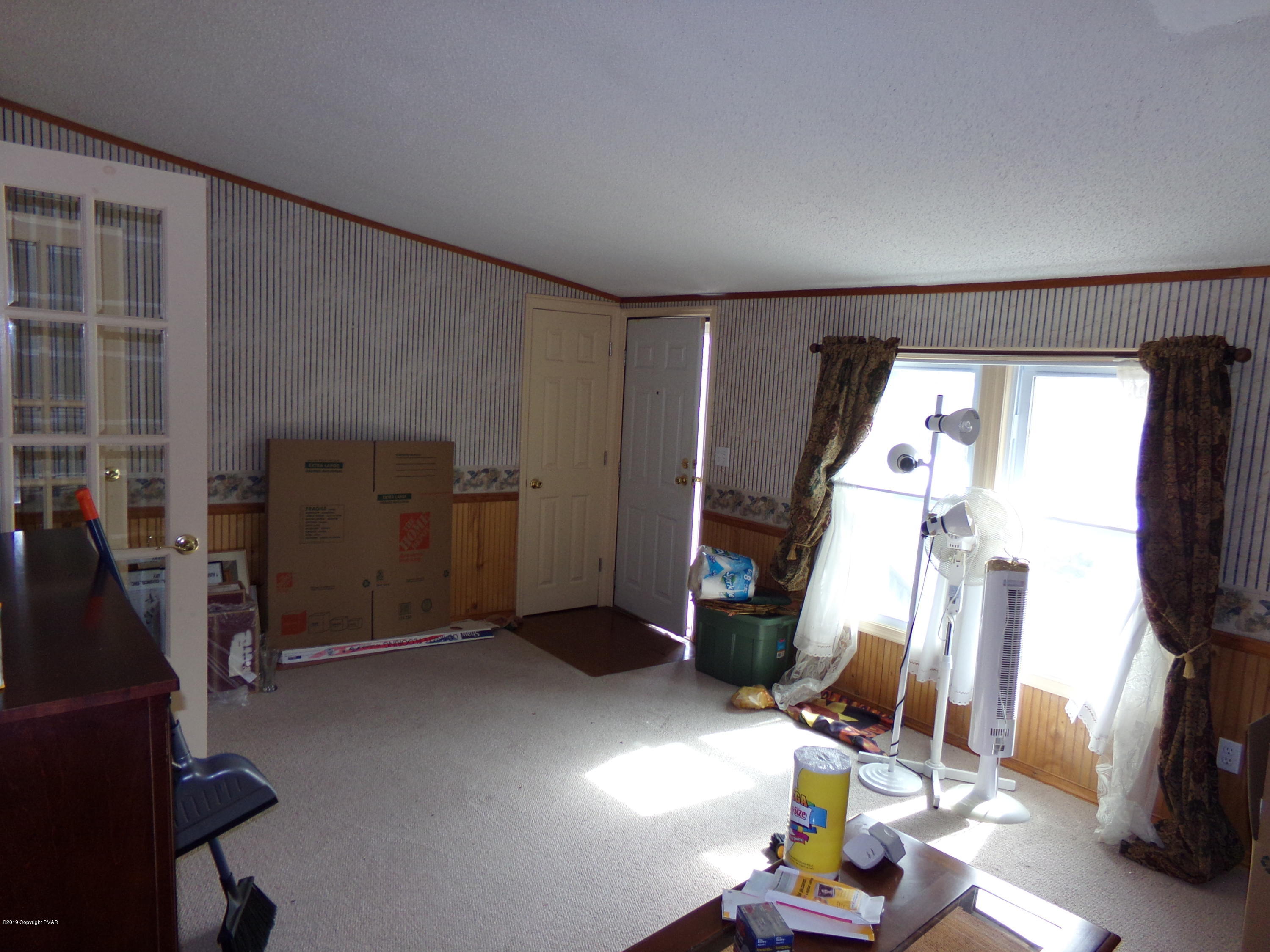 109 Chipmunk Road Bushkill, PA 18324 - Photo 13 of 30 13-Living Room 3