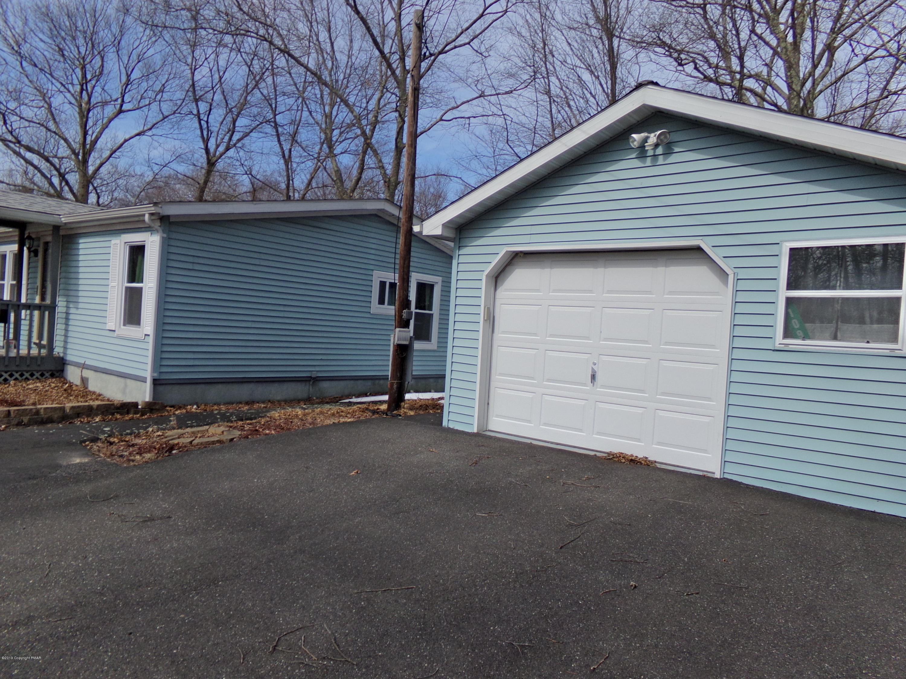 109 Chipmunk Road Bushkill, PA 18324 - Photo 22 of 30 22-Garage