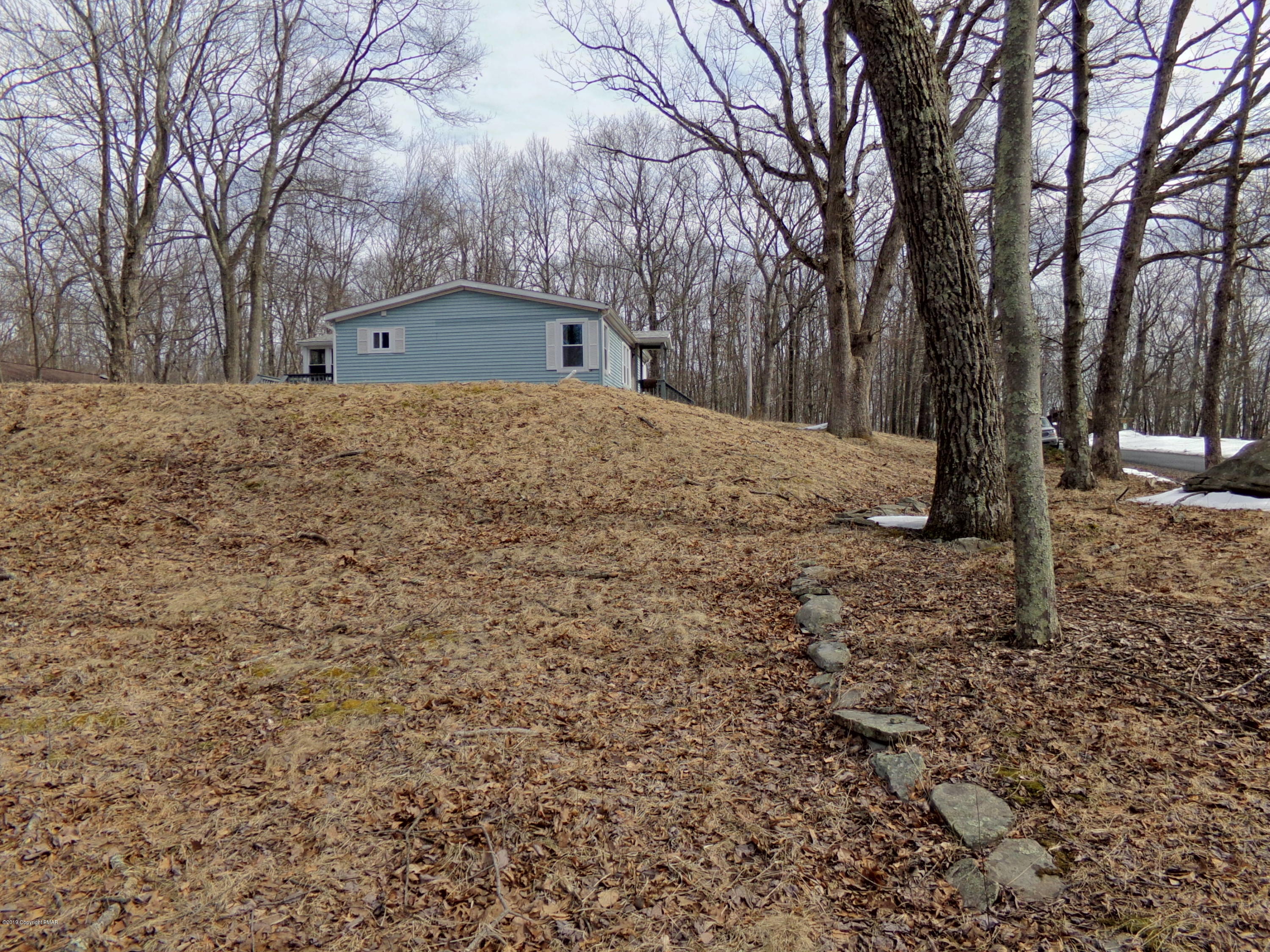 109 Chipmunk Road Bushkill, PA 18324 - Photo 5 of 30 5-Corner Property