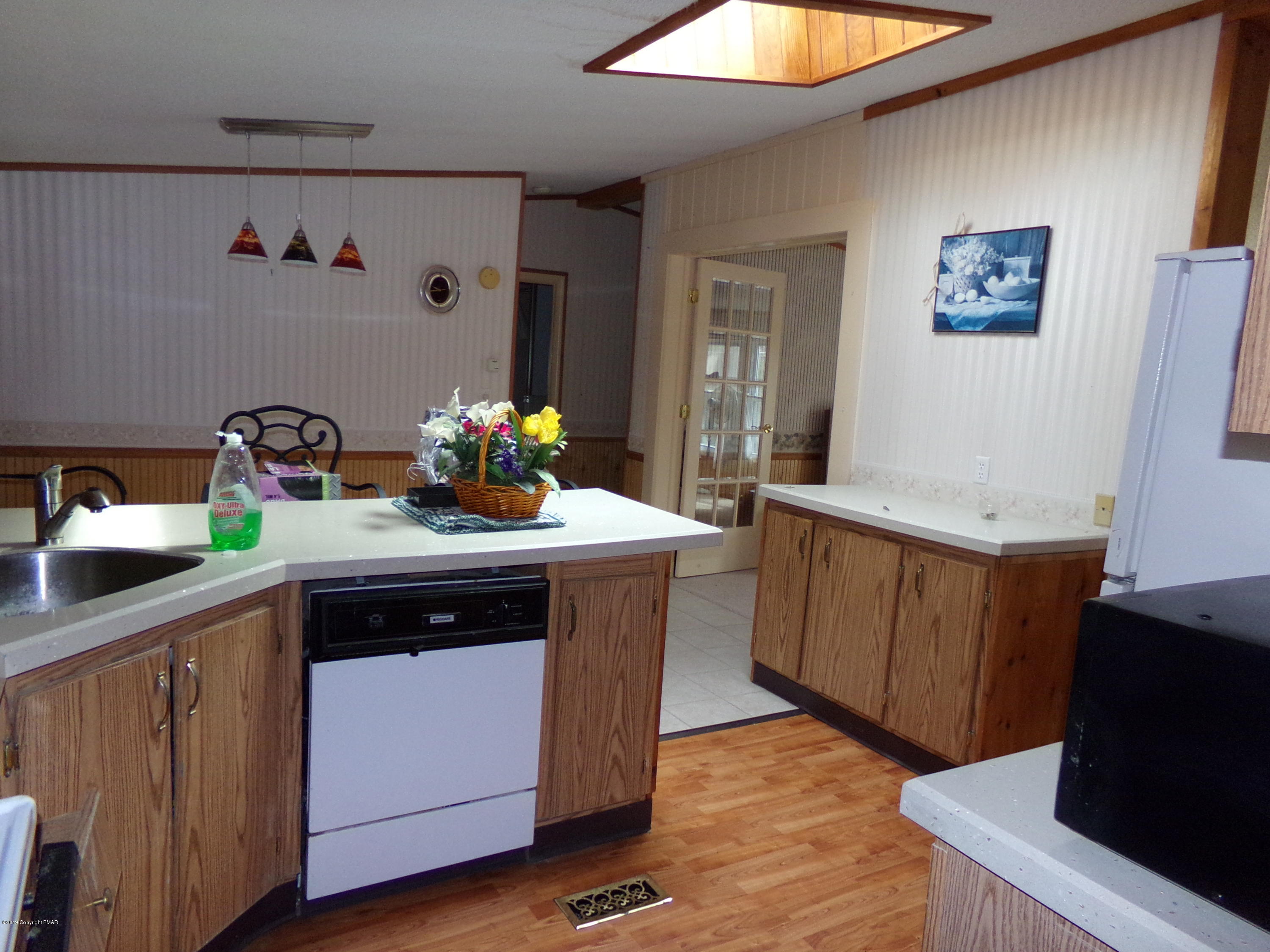 109 Chipmunk Road Bushkill, PA 18324 - Photo 9 of 30 9-Kitchen 2
