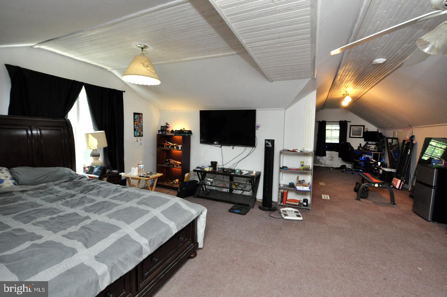 711 Filbert Street Palmyra, NJ 08065 - Photo 10 of 22 PRIMARY BEDROOM (2ND FLOOR)