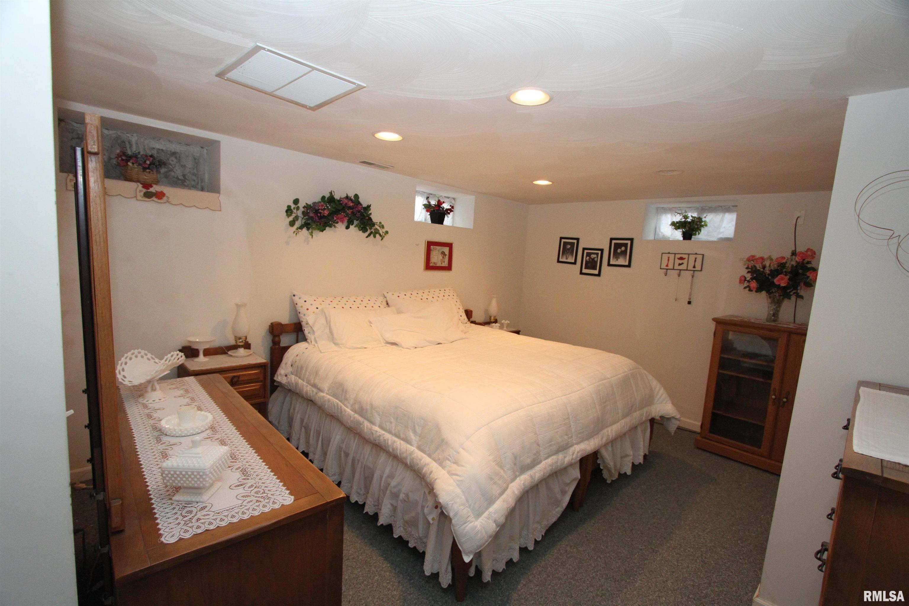 2121 South Lincoln Avenue Springfield, IL 62704 - Photo 22 of 29
