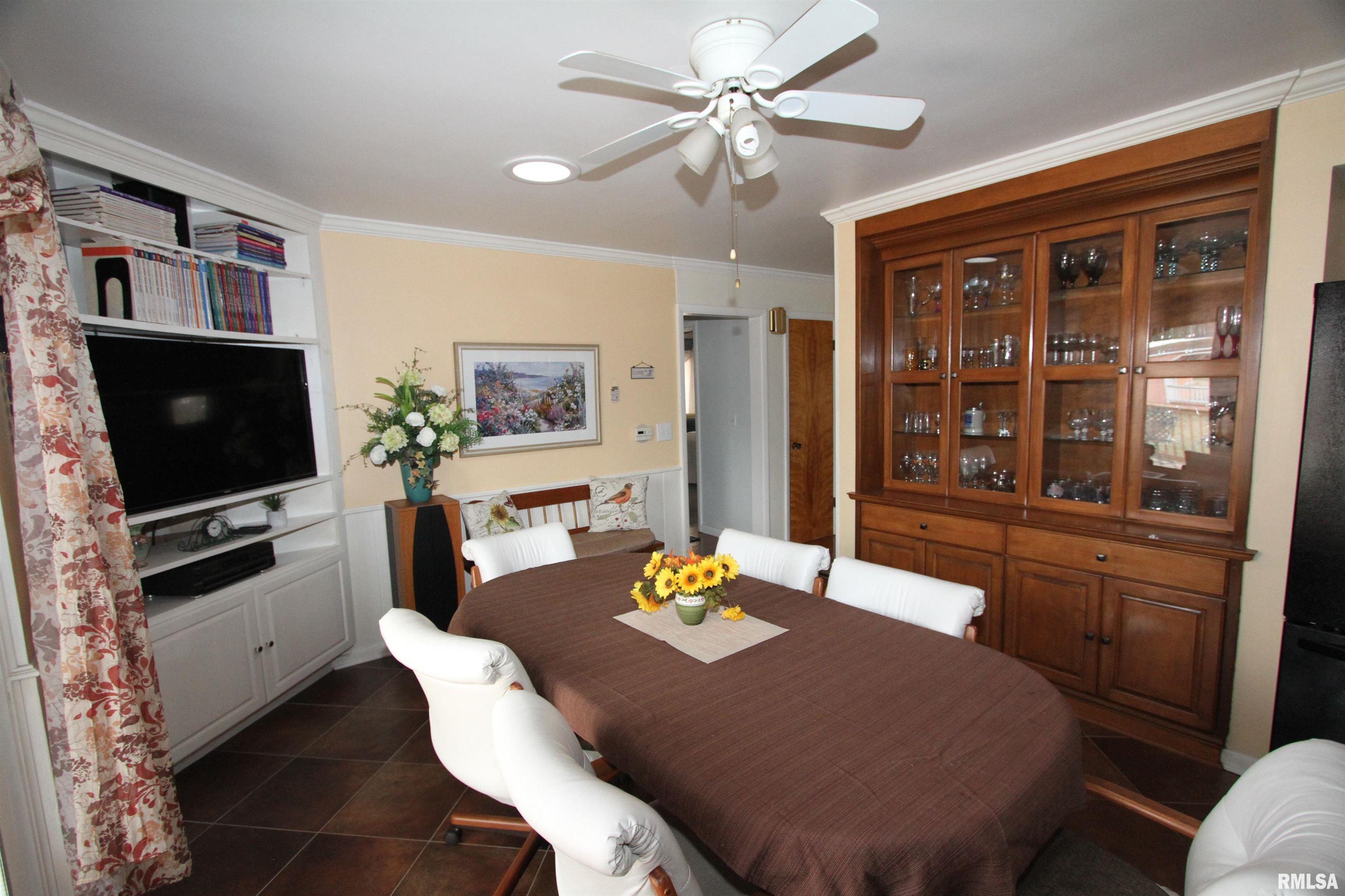 2121 South Lincoln Avenue Springfield, IL 62704 - Photo 4 of 29