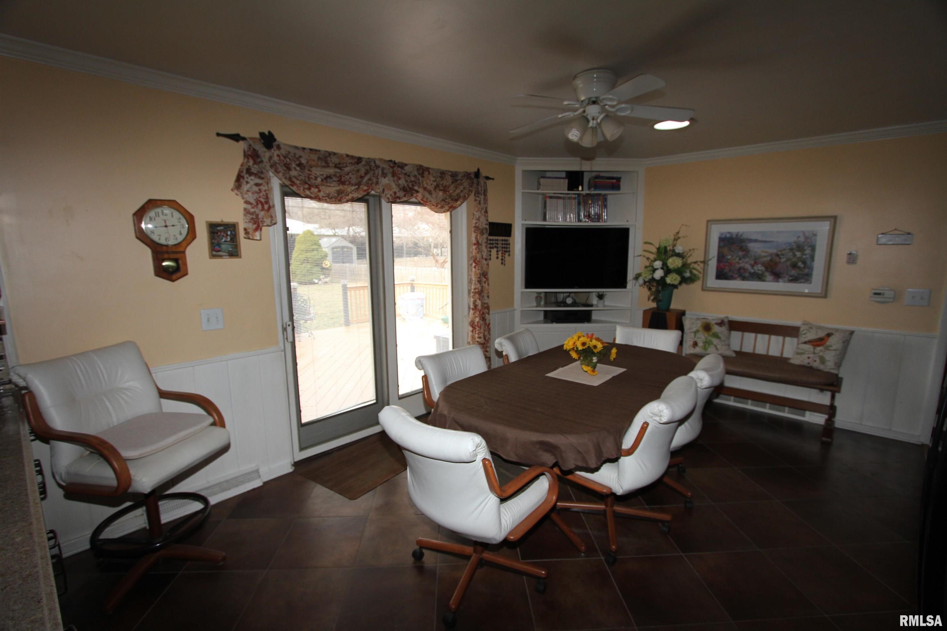 2121 South Lincoln Avenue Springfield, IL 62704 - Photo 6 of 29