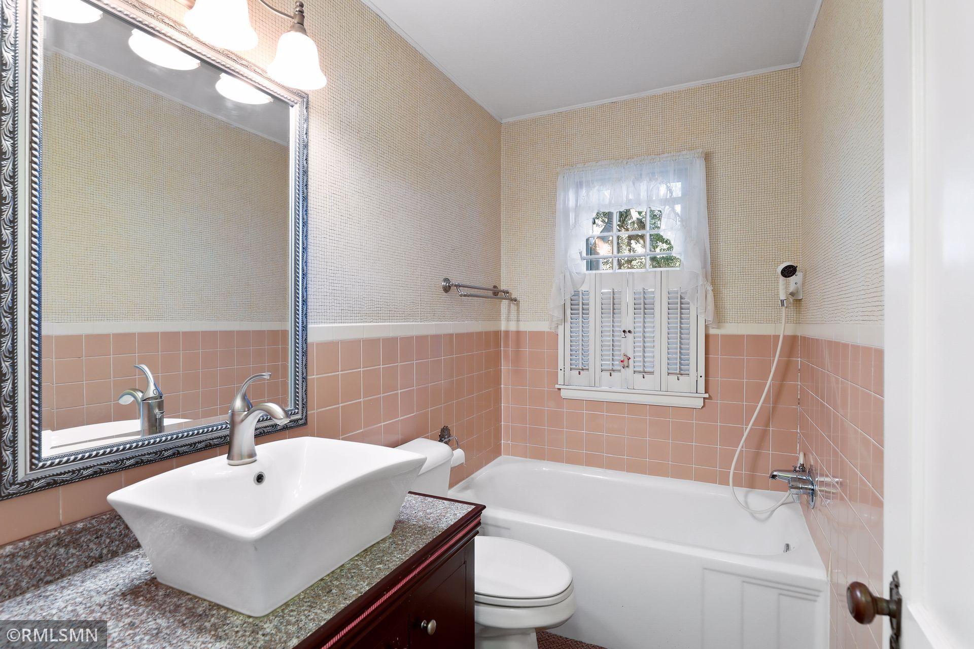 7900 Sunnyside Road Mounds View, MN 55112 - Photo 6 of 12 Gallery Image 6