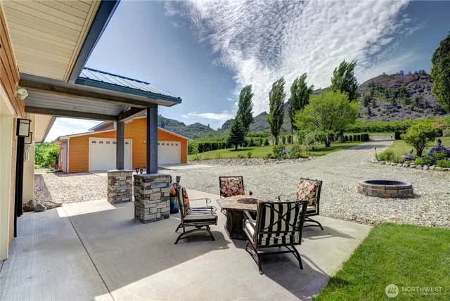 a view of outdoor space yard and patio