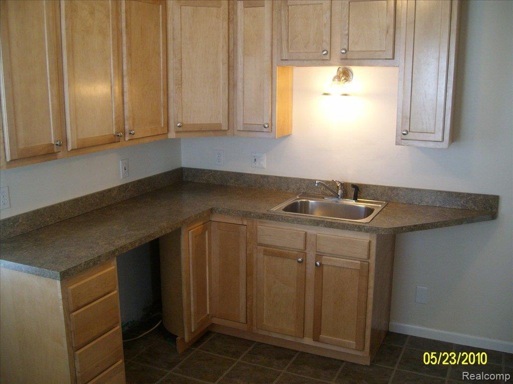 15368 Stephens Road Eastpointe, MI 48021 - Photo 2 of 14 15368 Stephens 015
