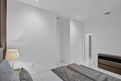 $1,050,000 | 1801 Northeast 13th Street, Unit 1829, Fort Lauderdale, FL 33304