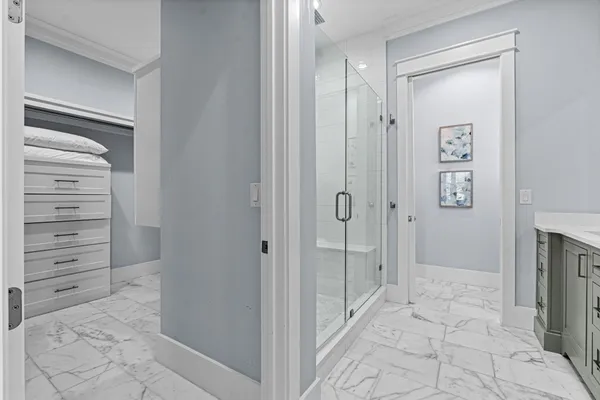 a view of walk in closet