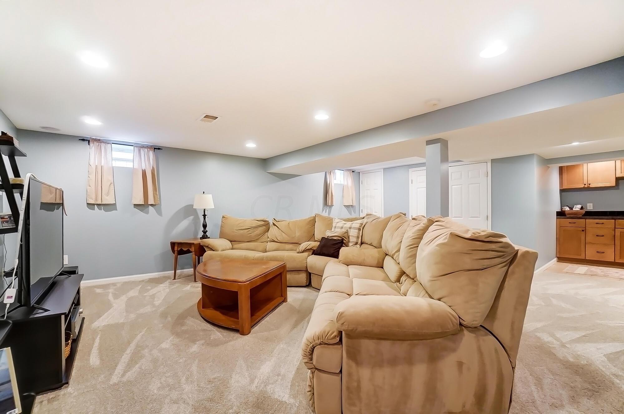 1200 Windham Road Columbus, OH 43220 - Photo 59 of 84 061