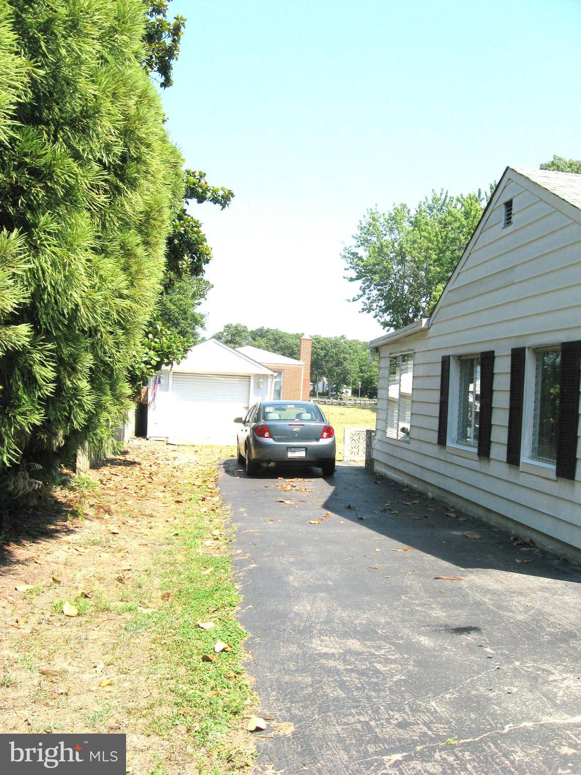 1992 Poplar Ridge Road Pasadena, MD 21122 - Photo 2 of 29 Exterior General