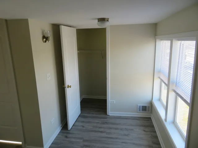 $1,475 | 118 North 12th Avenue, Unit 2, Melrose Park, IL 60160