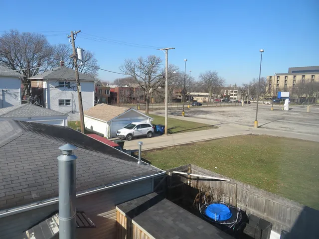 $1,475 | 118 North 12th Avenue, Unit 2, Melrose Park, IL 60160