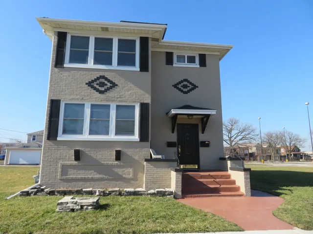 $1,475 | 118 North 12th Avenue, Unit 2, Melrose Park, IL 60160