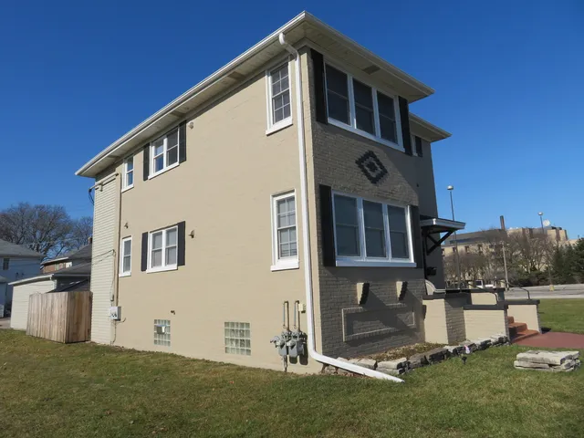 $1,475 | 118 North 12th Avenue, Unit 2, Melrose Park, IL 60160