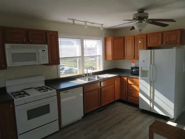 $1,475 | 118 North 12th Avenue, Unit 2, Melrose Park, IL 60160