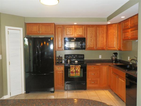 39 Wellesley Road Stoughton, MA 02072 - Photo 3 of 16 Gallery Image 3