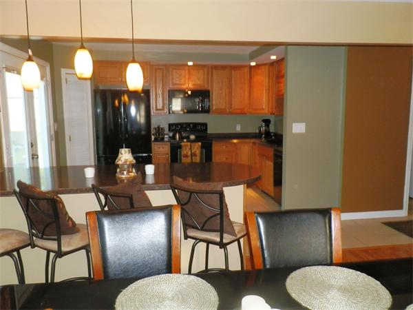 39 Wellesley Road Stoughton, MA 02072 - Photo 4 of 16 Gallery Image 4