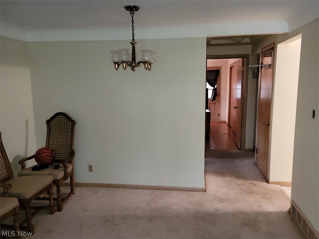 6286 Stanbury Road Parma, OH 44129 - Photo 12 of 20