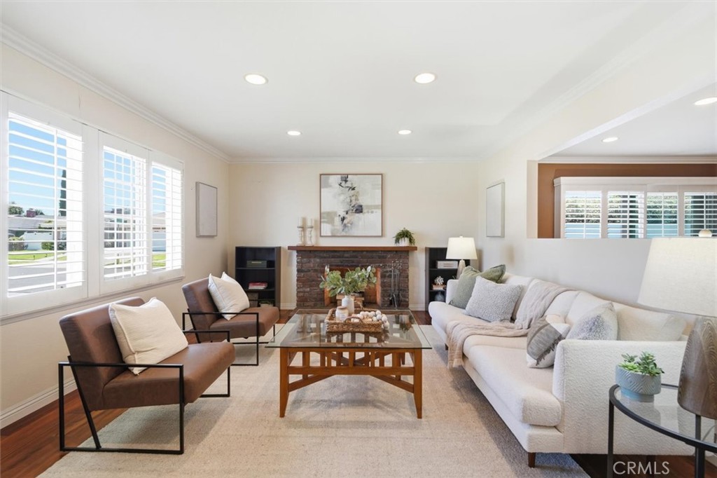 16953 Roa Drive Carson, CA 90746 - Photo 7 of 43 Gallery Image 7