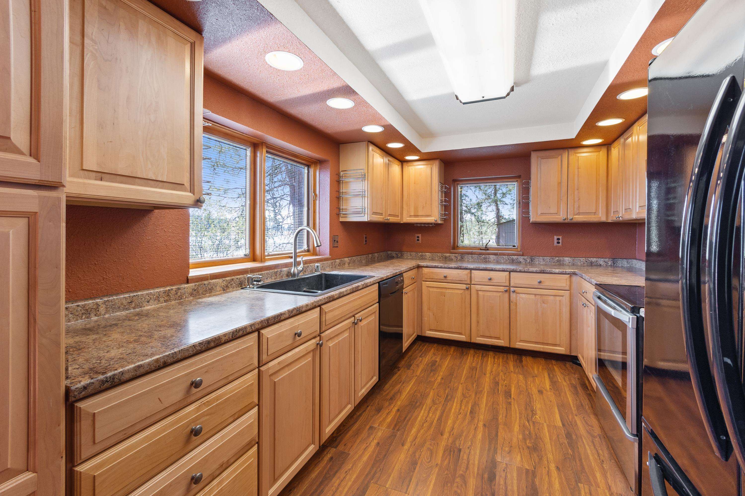 15615 South Salnave Road Cheney, WA 99004 - Photo 11 of 44