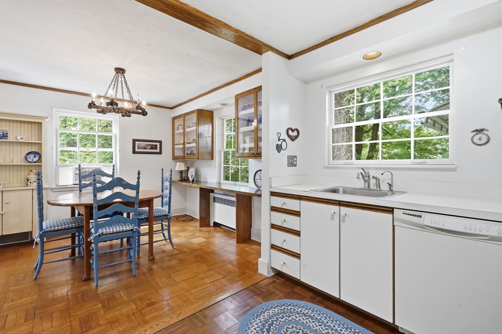 1374 Plumtree Road Springfield, MA 01119 - Photo 8 of 35 Gallery Image 8