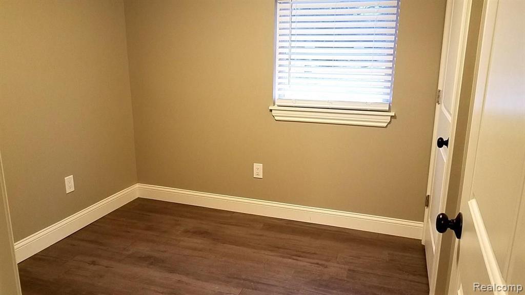 21470 Gill Road Farmington Hills, MI 48335 - Photo 7 of 13