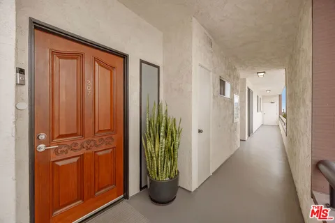 $1,379,000 | Undisclosed Address, Los Angeles, CA 90049
