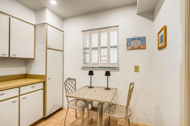 $585,000 | 3939 Ocean Drive, Unit 408, Vero Beach, FL 32963