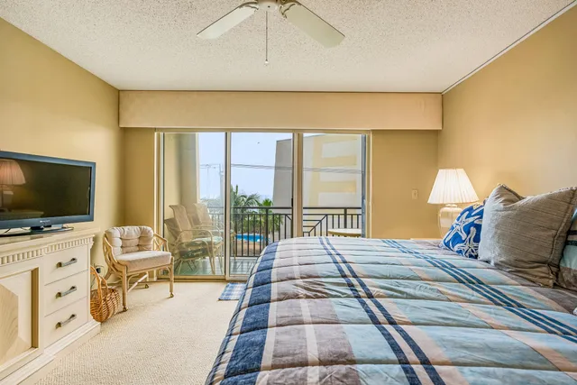 $585,000 | 3939 Ocean Drive, Unit 408, Vero Beach, FL 32963