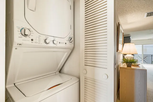 $585,000 | 3939 Ocean Drive, Unit 408, Vero Beach, FL 32963