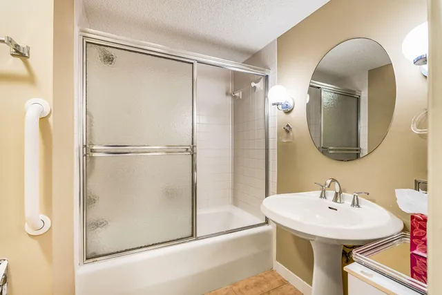 $585,000 | 3939 Ocean Drive, Unit 408, Vero Beach, FL 32963