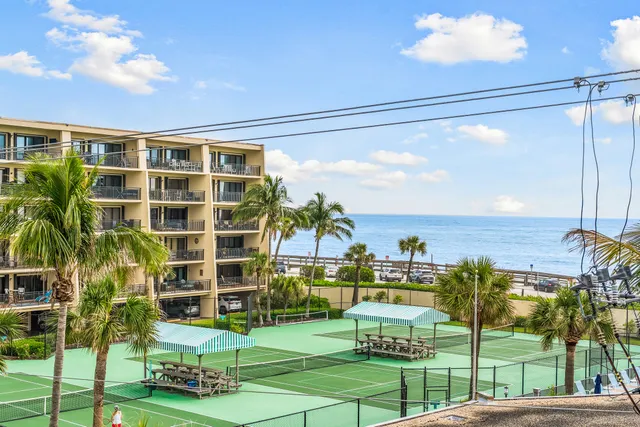 $585,000 | 3939 Ocean Drive, Unit 408, Vero Beach, FL 32963