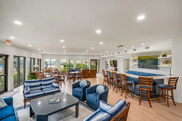 $585,000 | 3939 Ocean Drive, Unit 408, Vero Beach, FL 32963