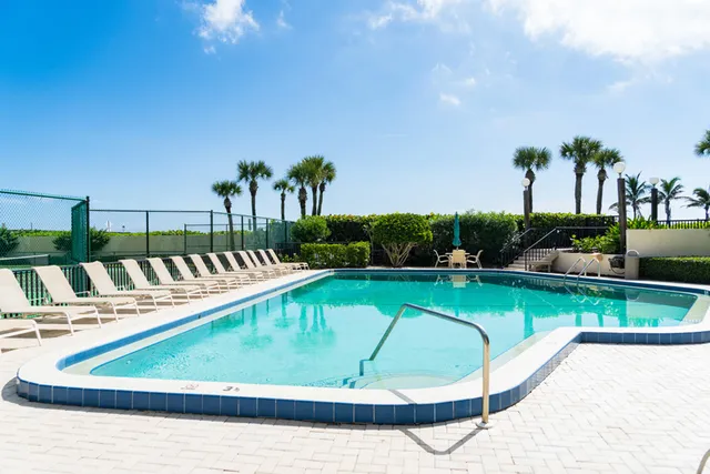 $585,000 | 3939 Ocean Drive, Unit 408, Vero Beach, FL 32963
