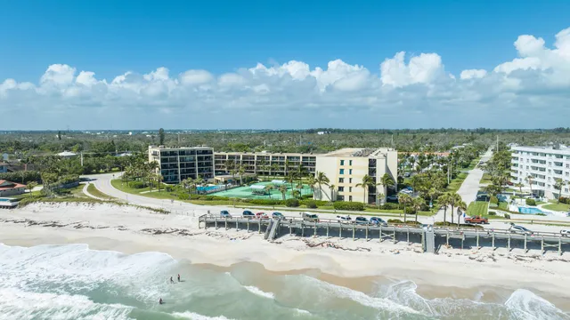 $585,000 | 3939 Ocean Drive, Unit 408, Vero Beach, FL 32963