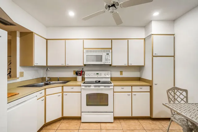 $585,000 | 3939 Ocean Drive, Unit 408, Vero Beach, FL 32963