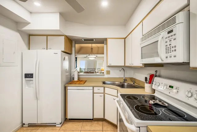 $585,000 | 3939 Ocean Drive, Unit 408, Vero Beach, FL 32963